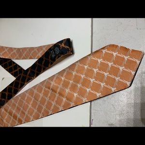 Long horns tie black white orange